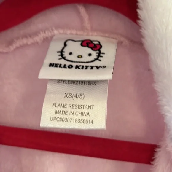 Hello Kitty Hooded Bath Robe 4/5 - Picture 4 of 7